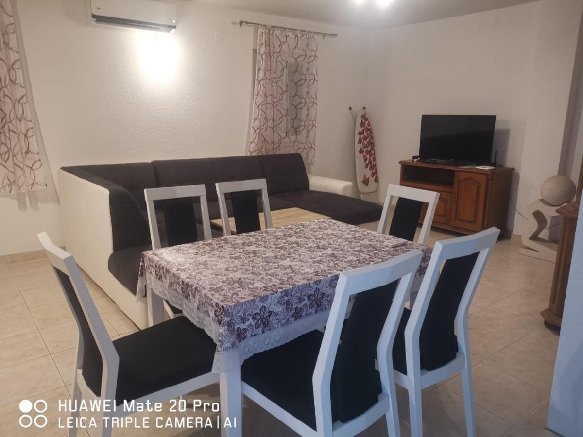 Apartmani Franceska Bol Zewnętrze zdjęcie